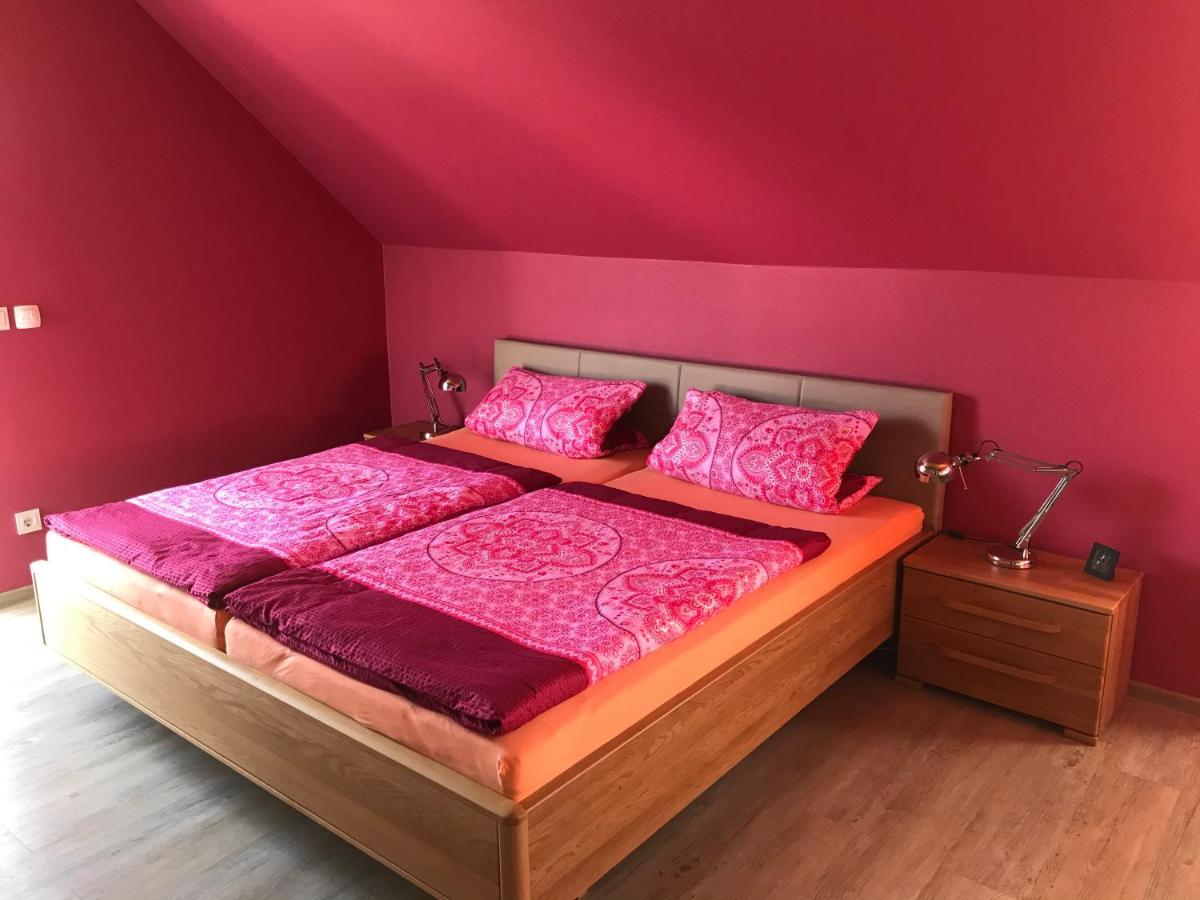 Zimmermann Apartment *